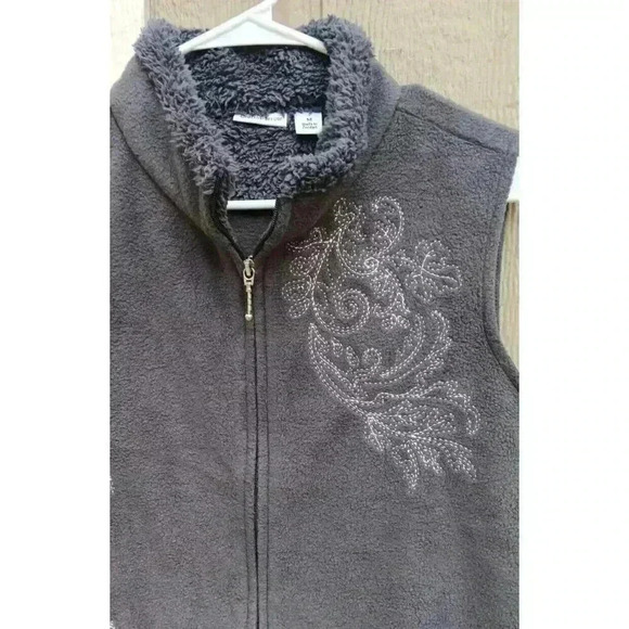 Croft & Borrow full-zip, soft, grey, fleece vest w/ white embroidery - Size Med - Picture 2 of 6